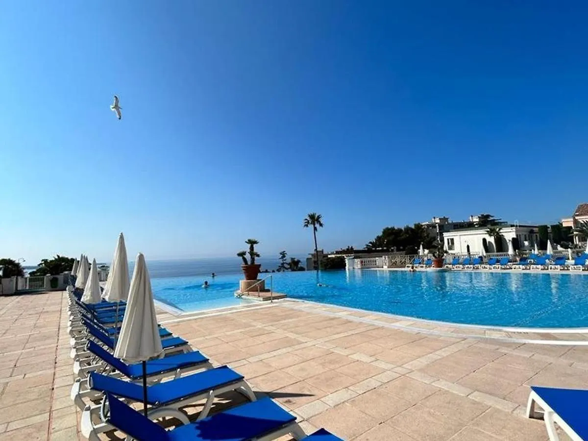 Appartement 2 Pieces Avec Piscine, Parking - 6 Couchages A Cannes - Fr-1-609-76 0*,  Frankrig